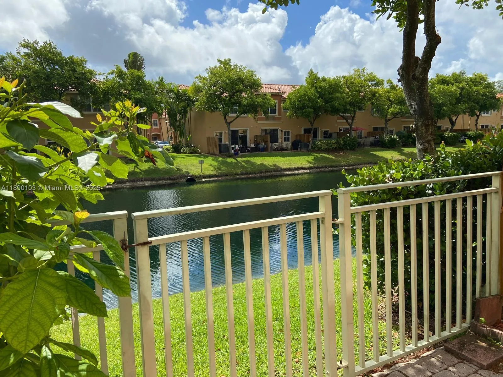 4938 Leeward Ln, #3702