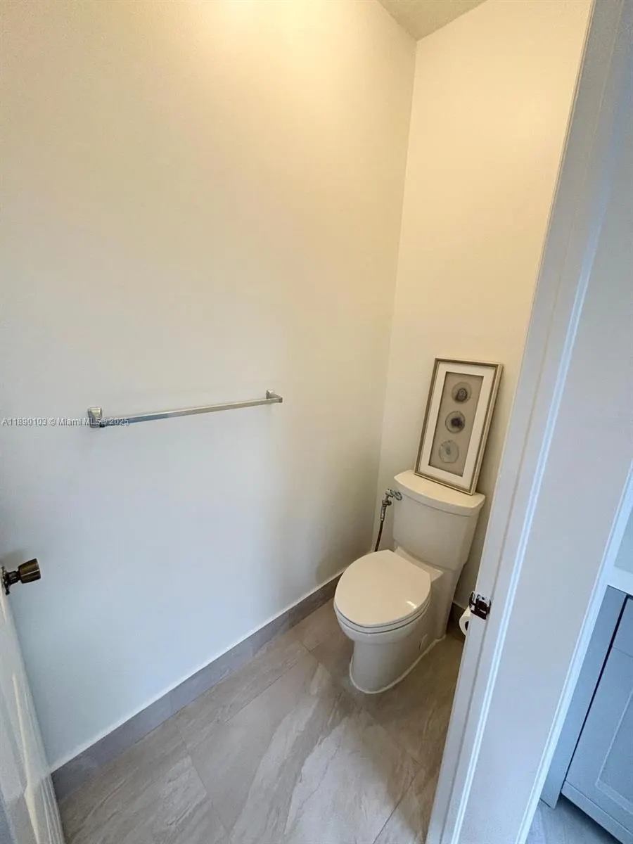 4938 Leeward Ln, #3702
