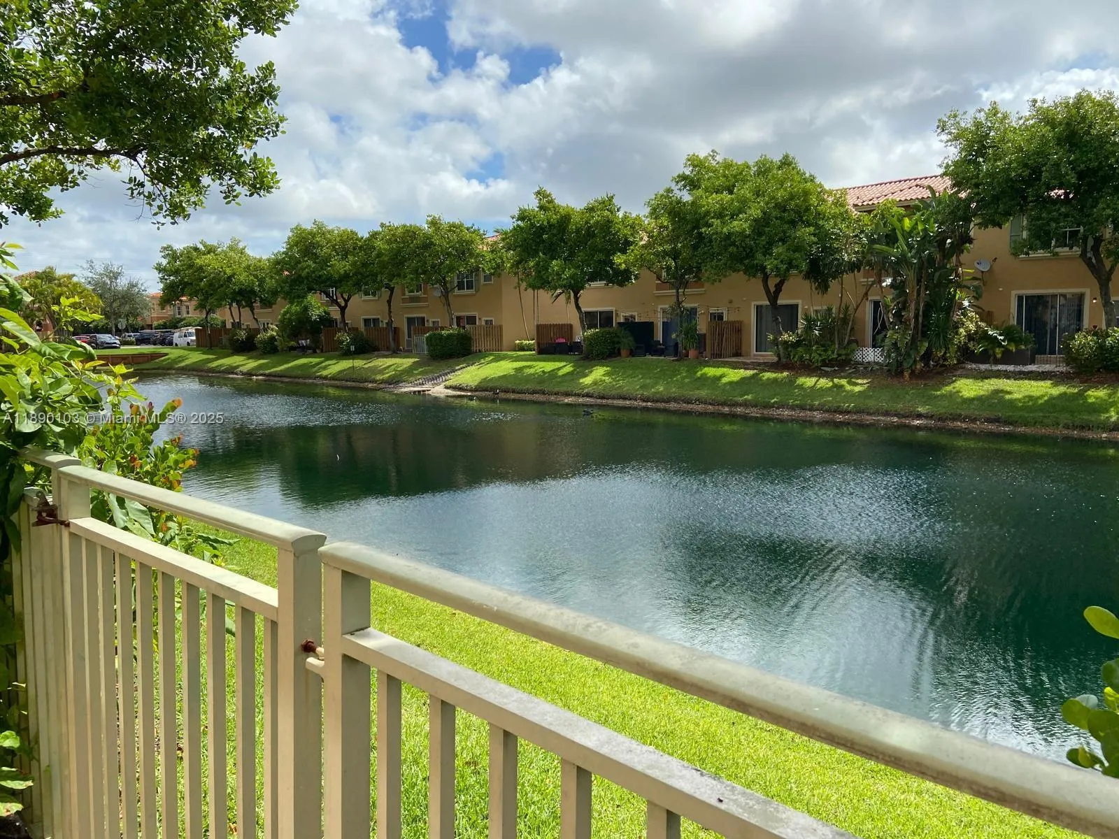 4938 Leeward Ln, #3702