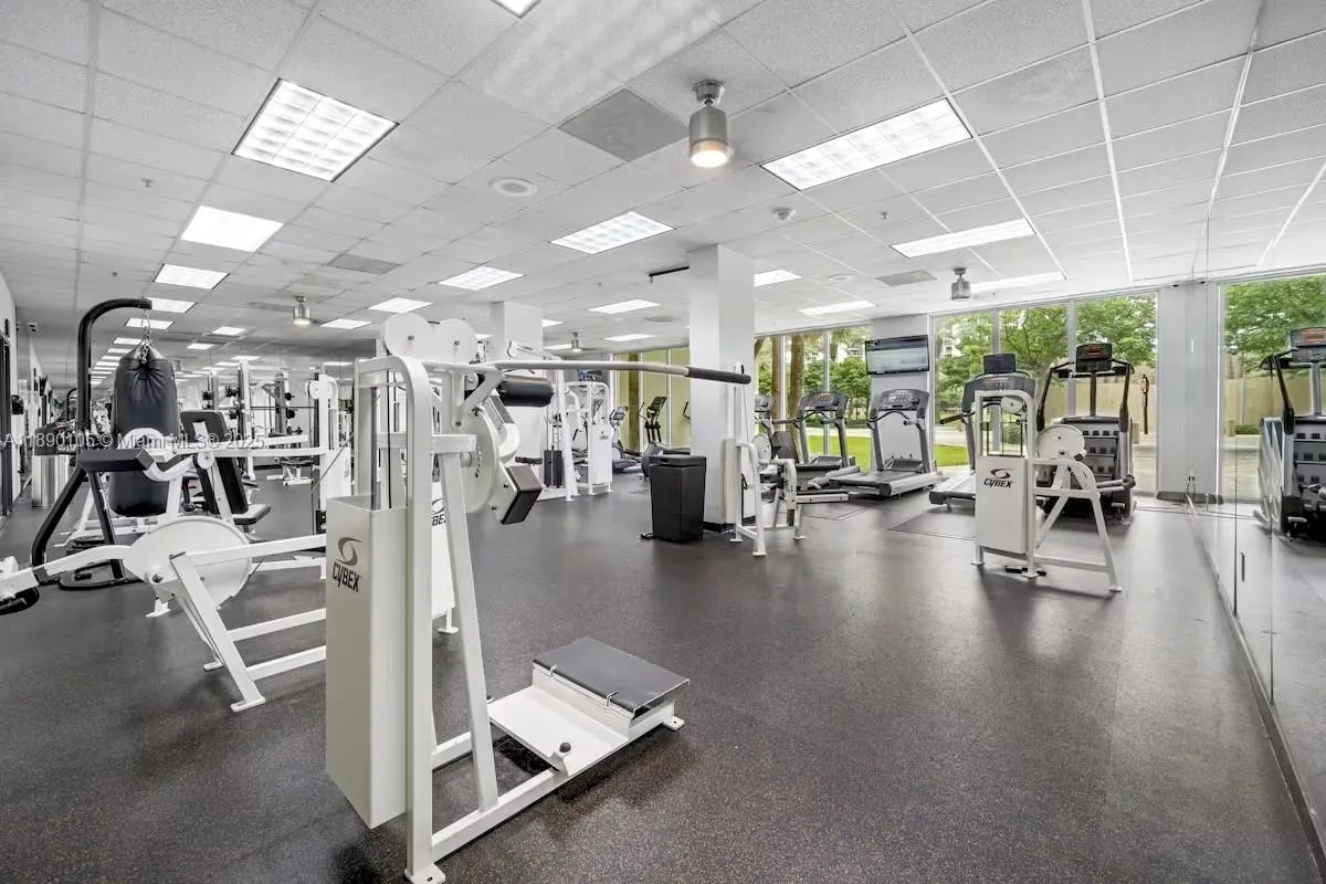19370 Collins Ave, #1121