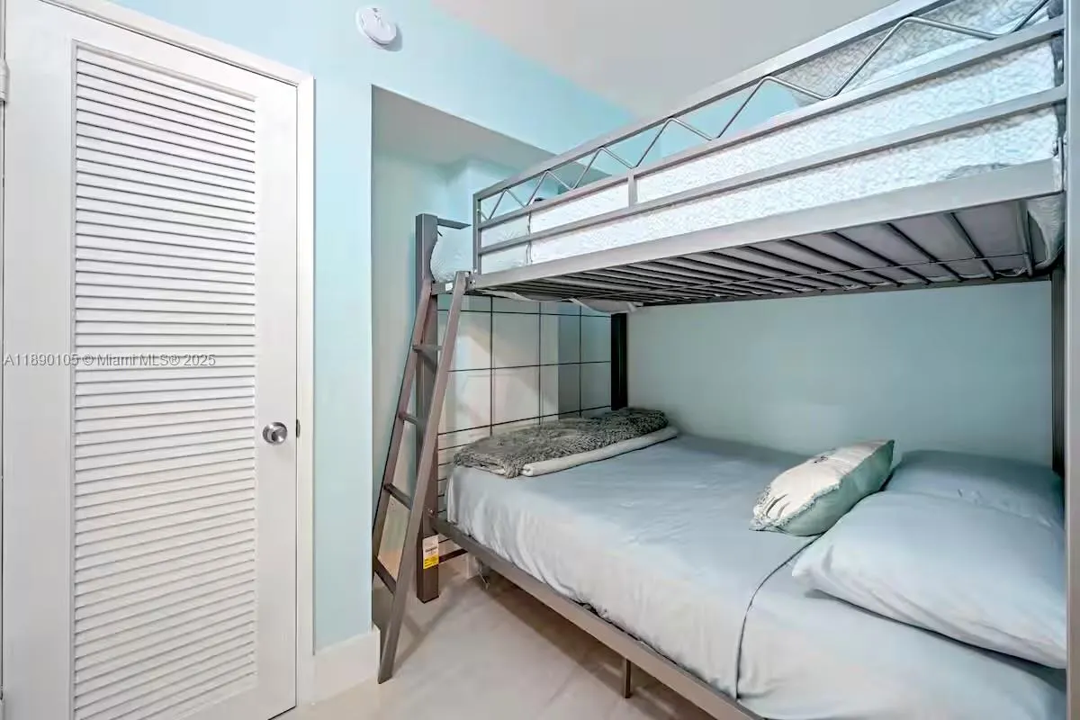 19370 Collins Ave, #1121