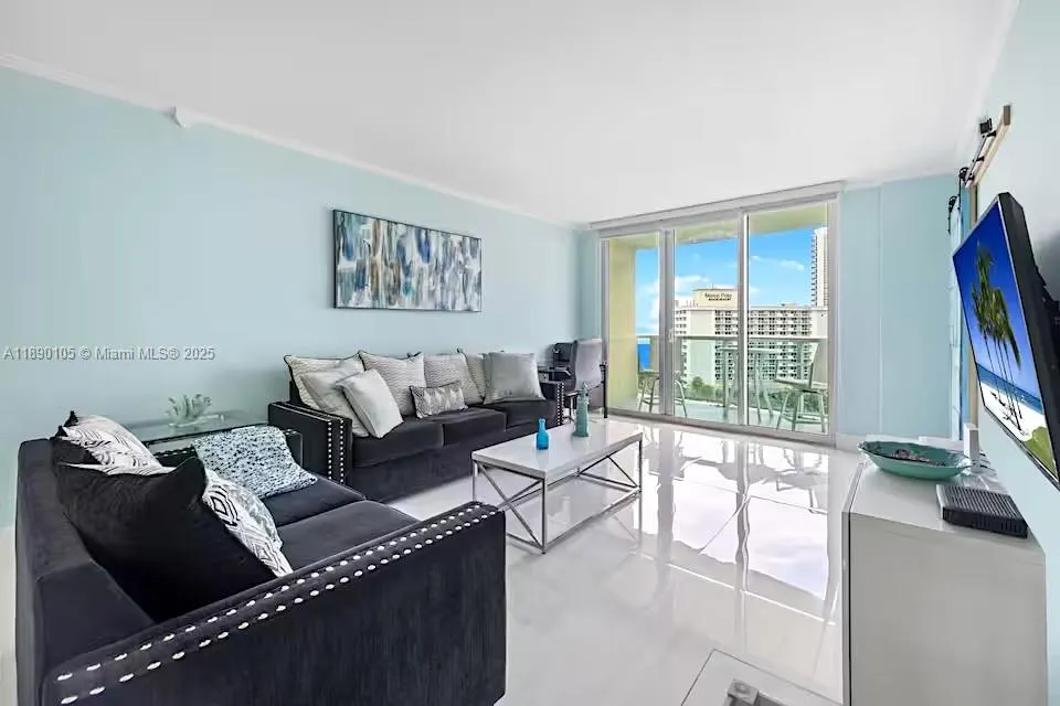 19370 Collins Ave, #1121
