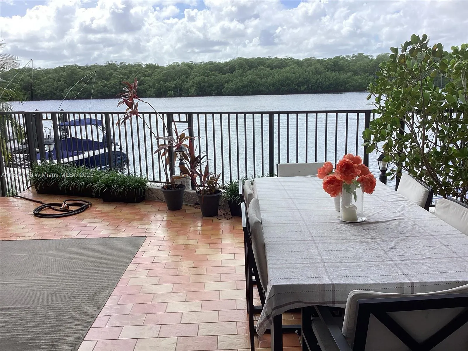 460 Poinciana Dr, #1610