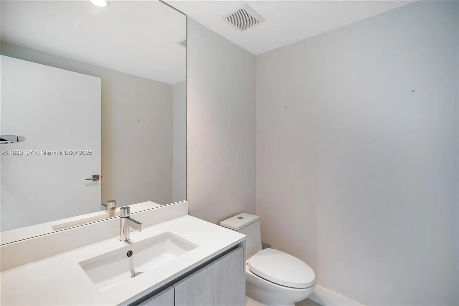 3131 NE 7th Ave, #4706