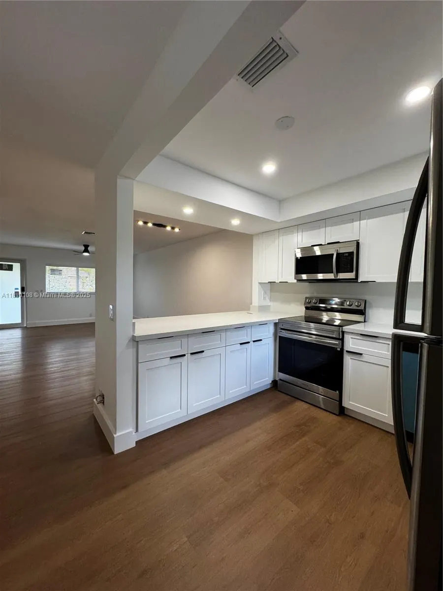 1460 SW 24th Ct, #3