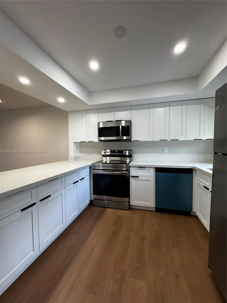 1460 SW 24th Ct, #3