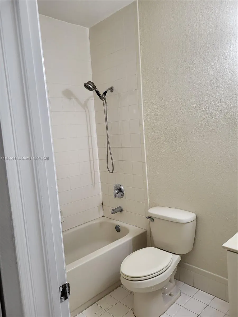 2551 SE 16th Ter, #203