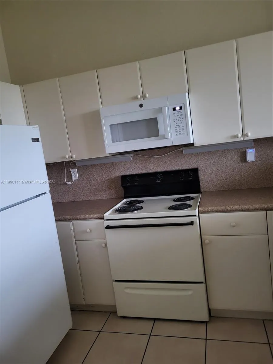 2551 SE 16th Ter, #203