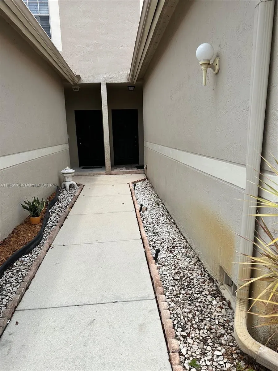 1001 Sorrento Dr, #1001