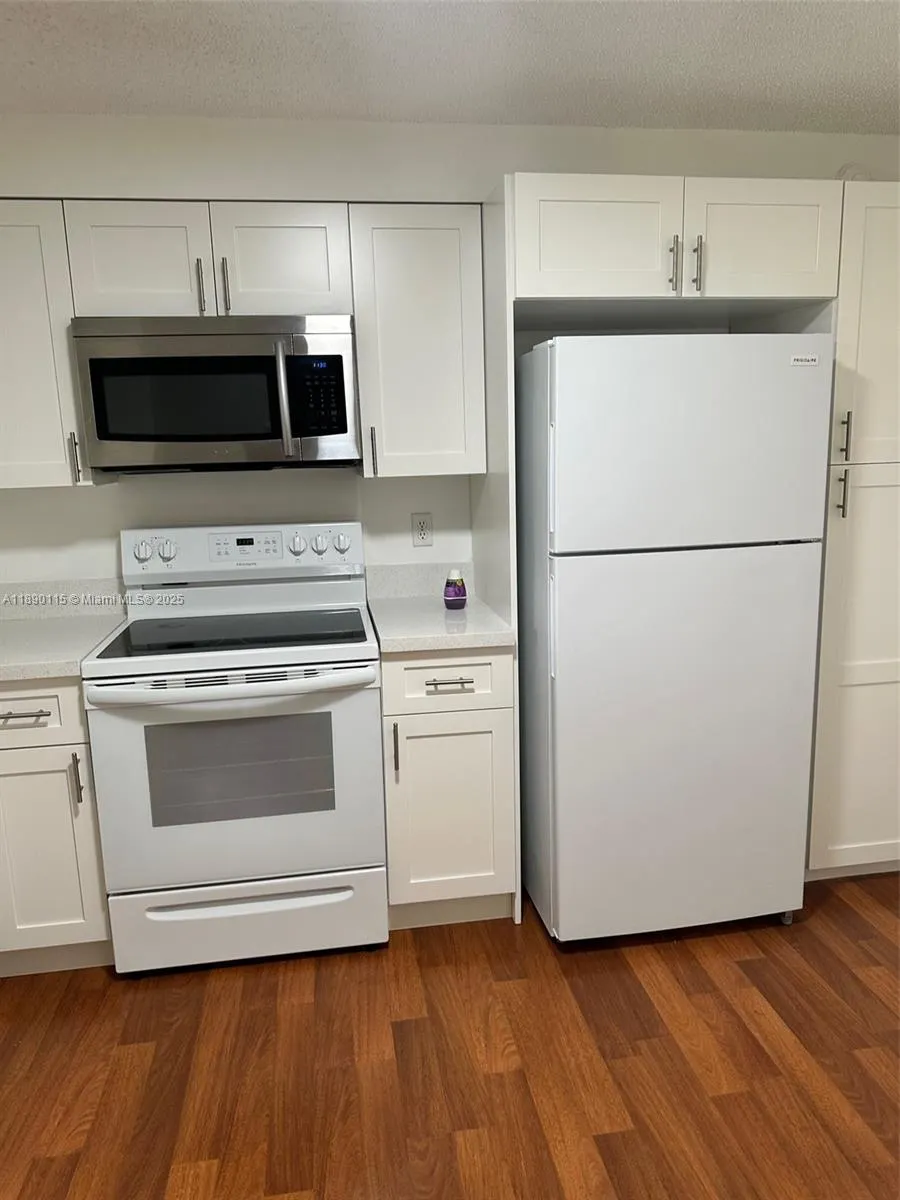 1001 Sorrento Dr, #1001