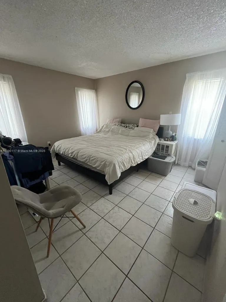 6444 Collins Ave, #A4