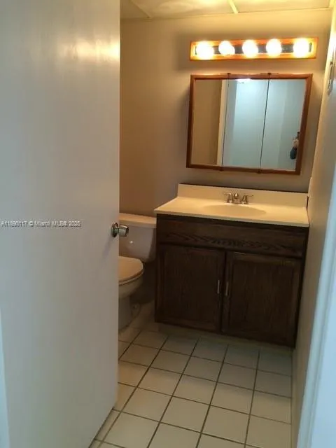 6444 Collins Ave, #A4