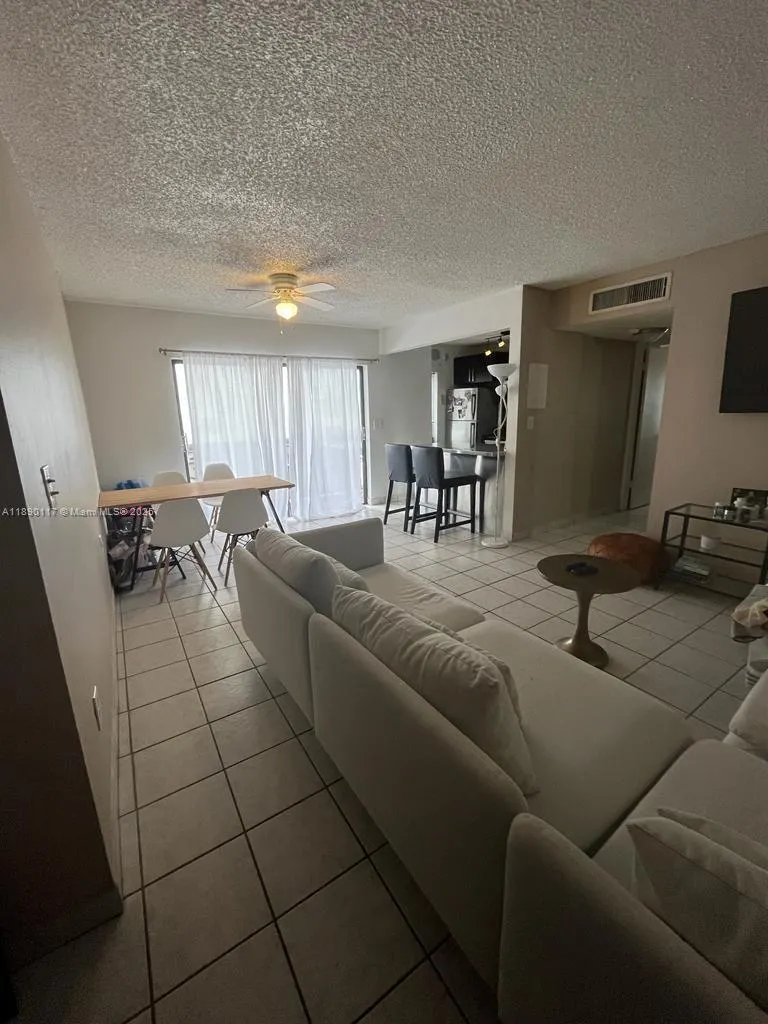 6444 Collins Ave, #A4