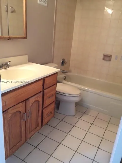6444 Collins Ave, #A4
