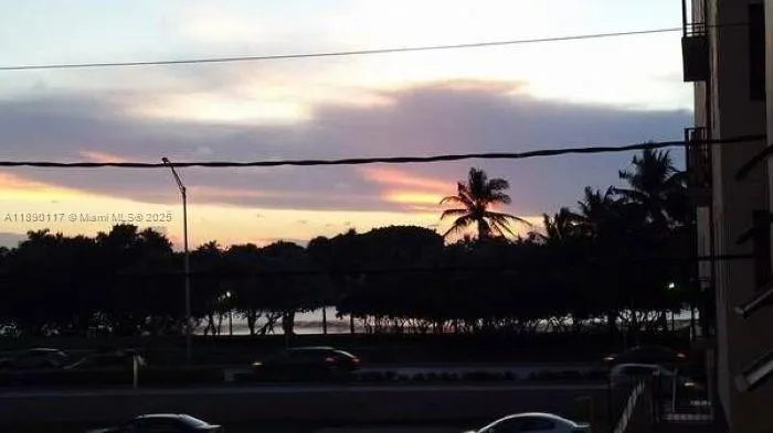 6444 Collins Ave, #A4