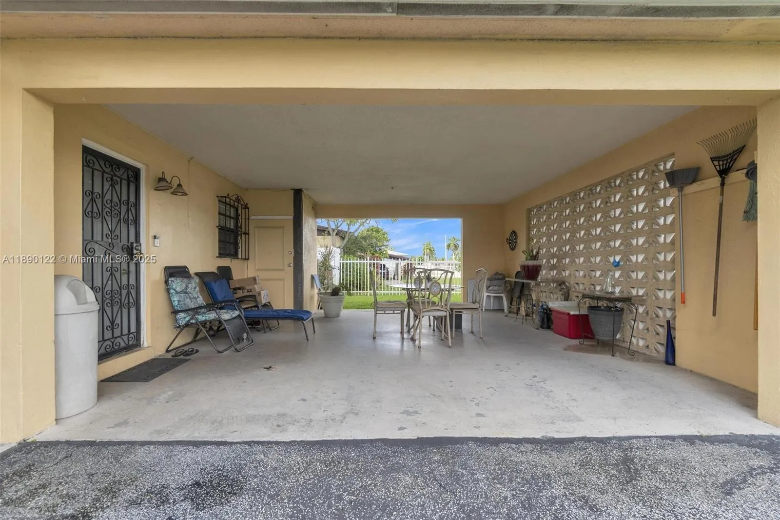 2860 NW 184th St