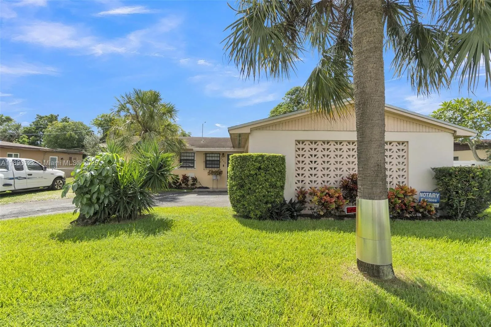 2860 NW 184th St