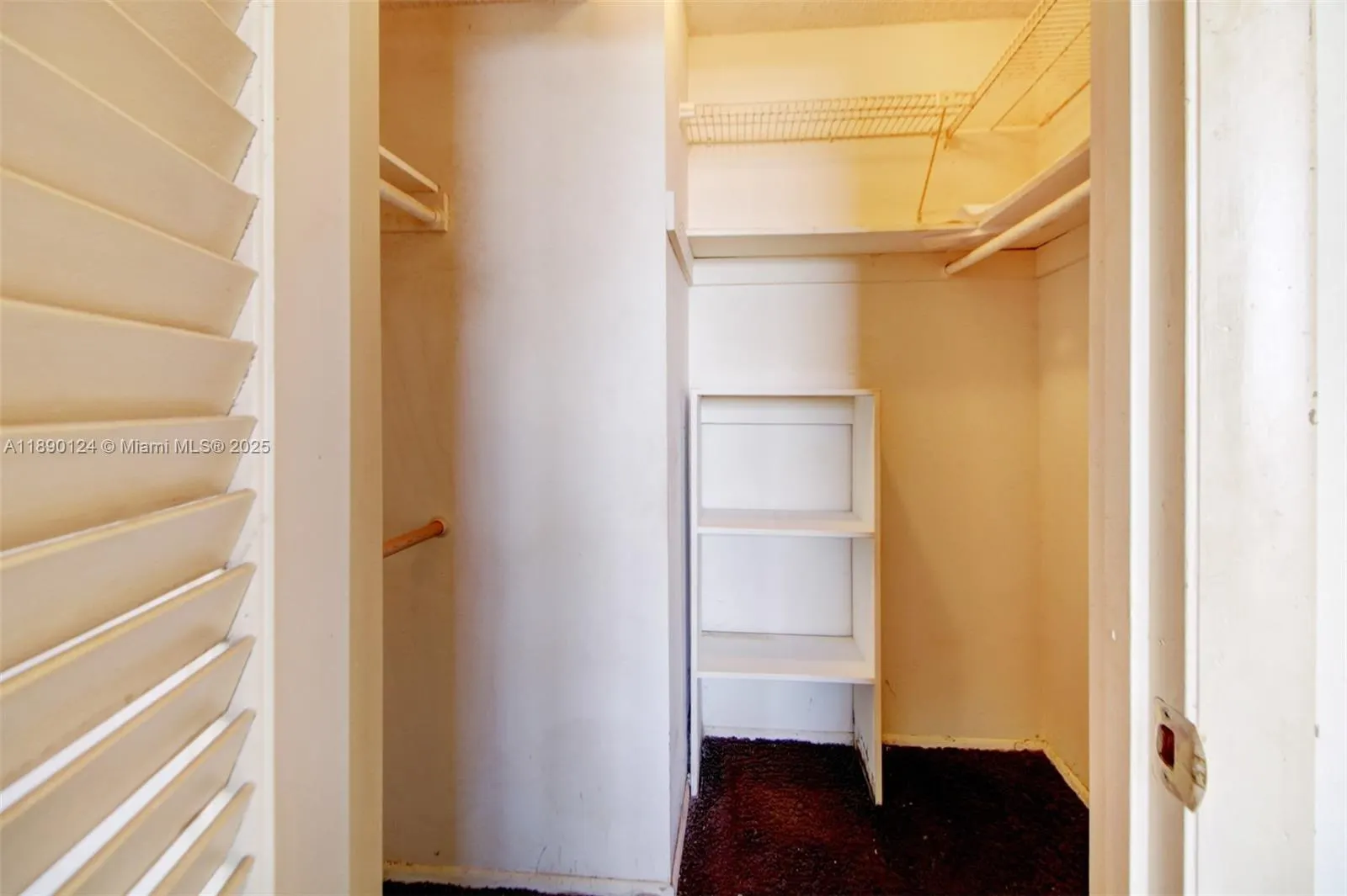 1990 Marseille Dr, #501
