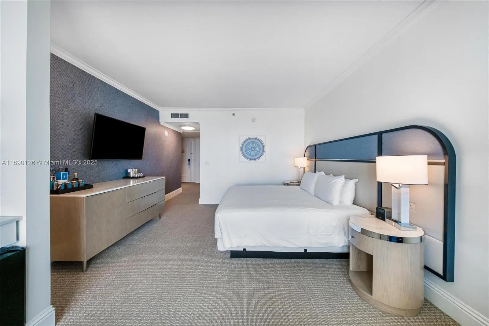 4401 Collins Ave, #3310