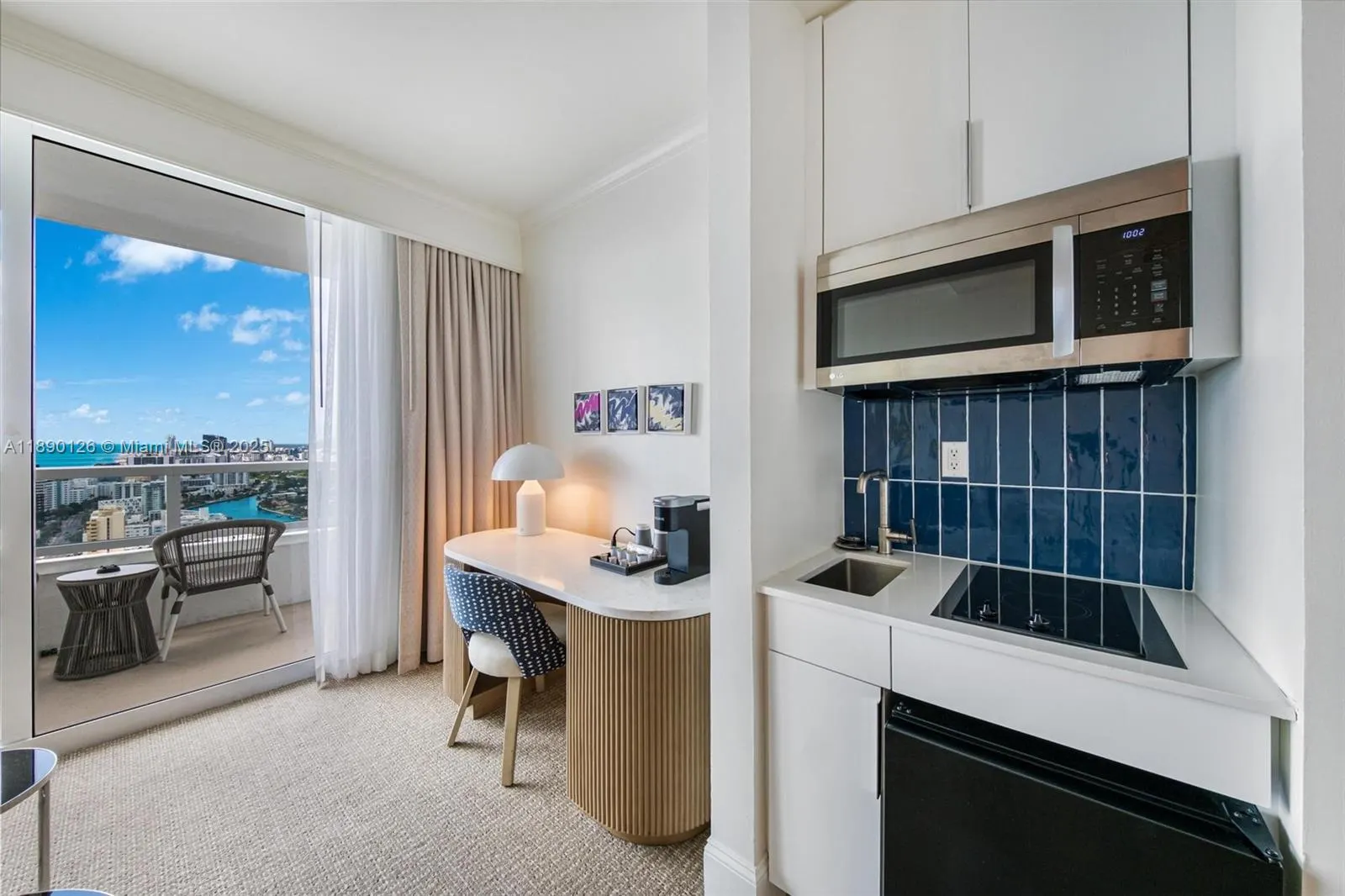 4401 Collins Ave, #3310