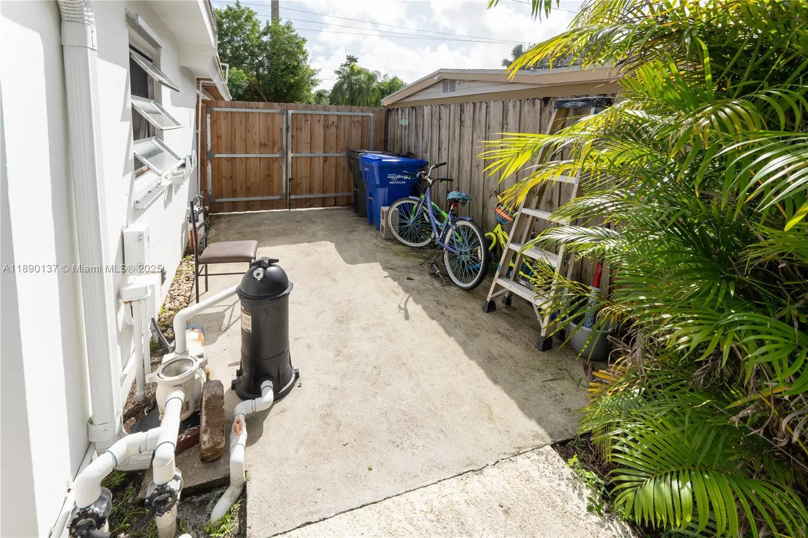 3036 N 58th Ave