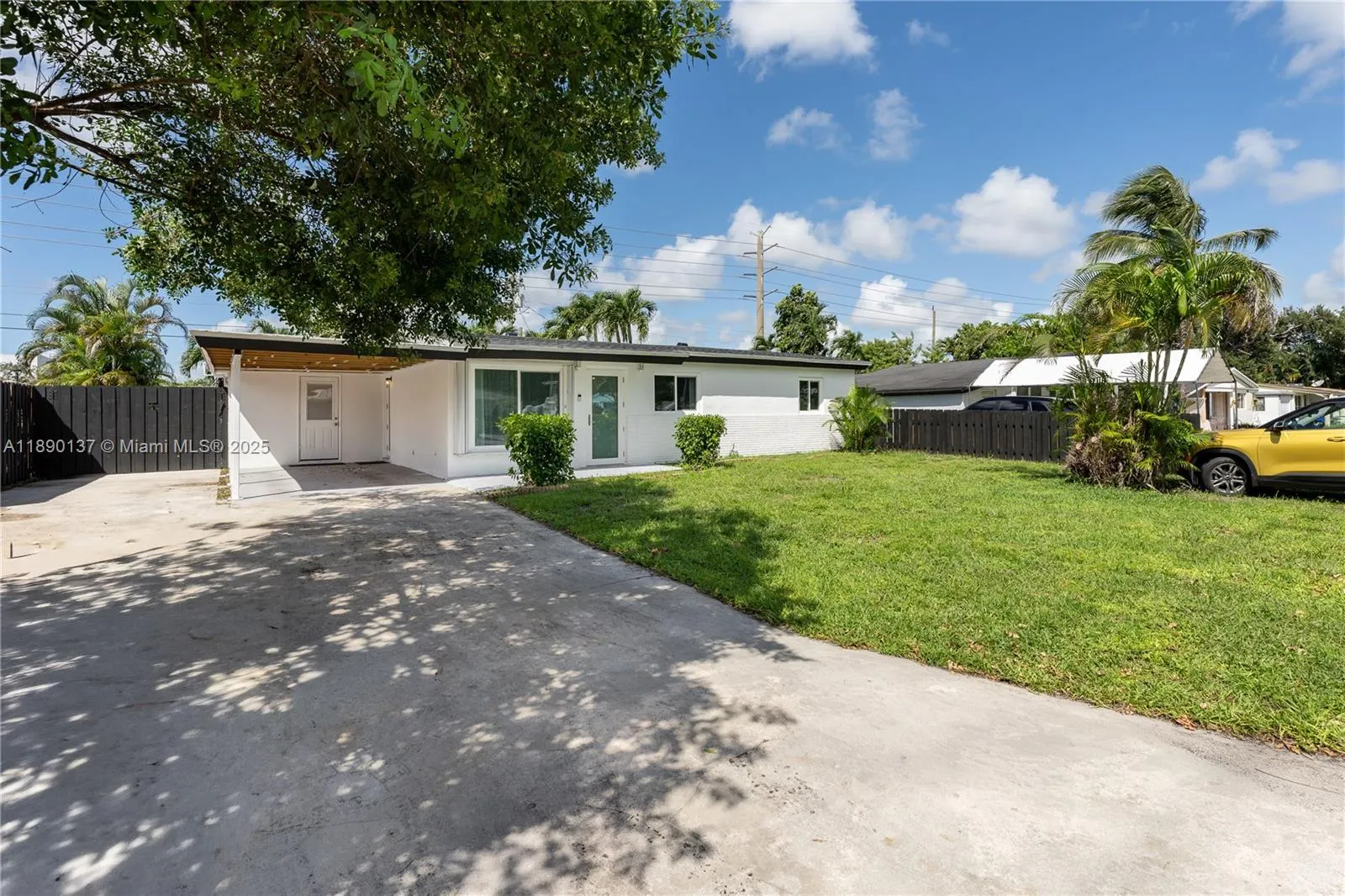 3036 N 58th Ave
