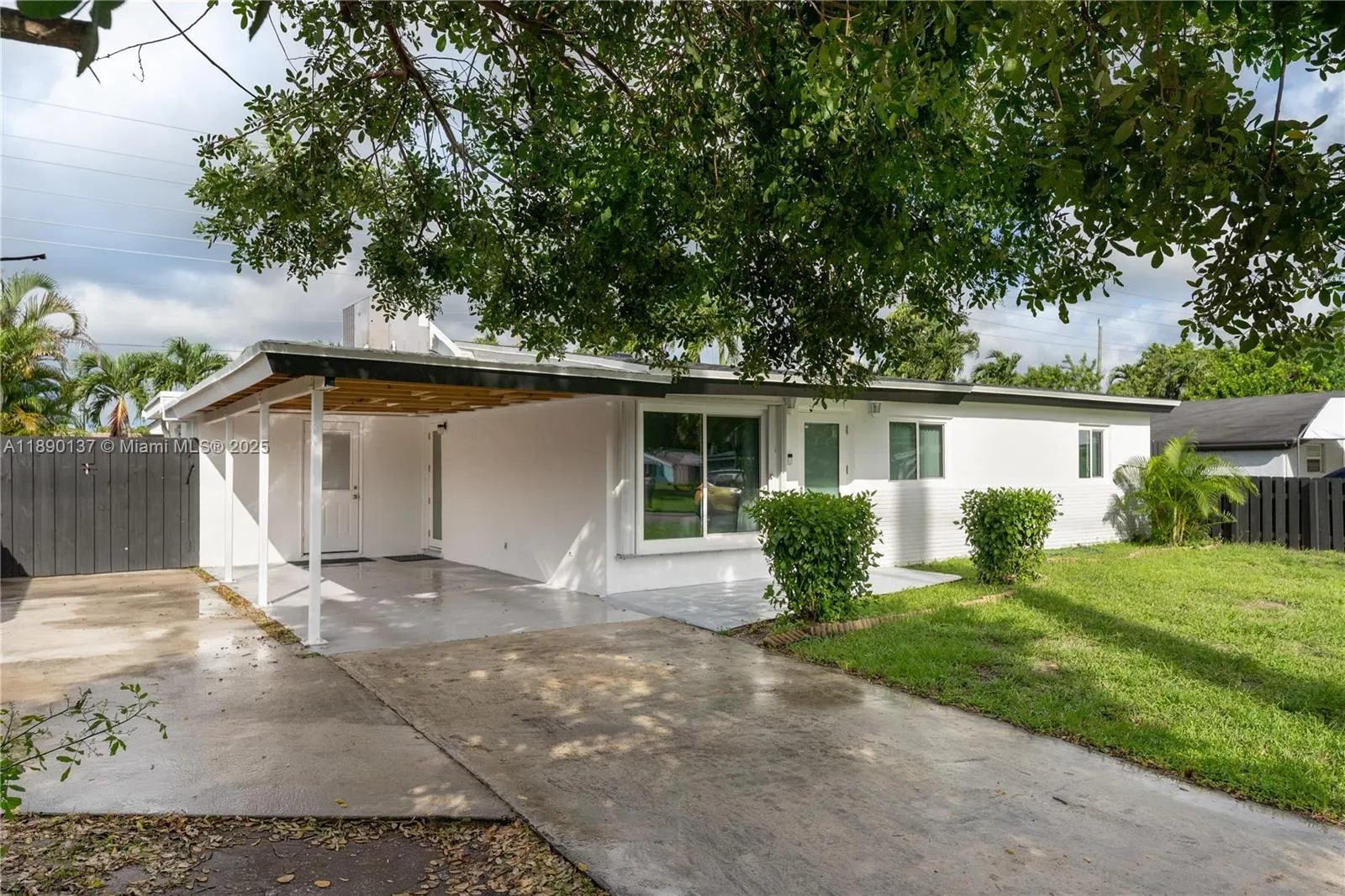 3036 N 58th Ave