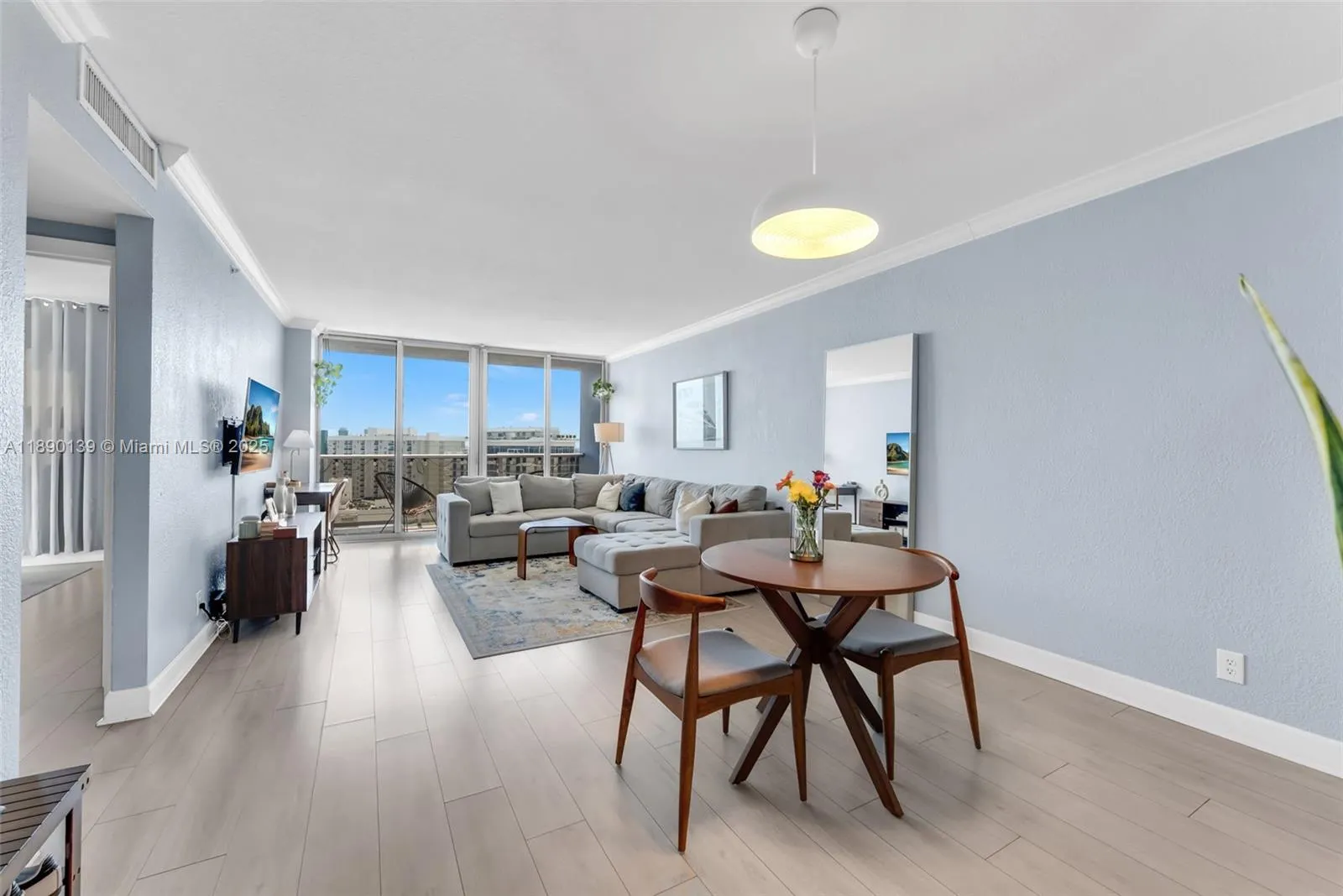 401 69th St, #1606