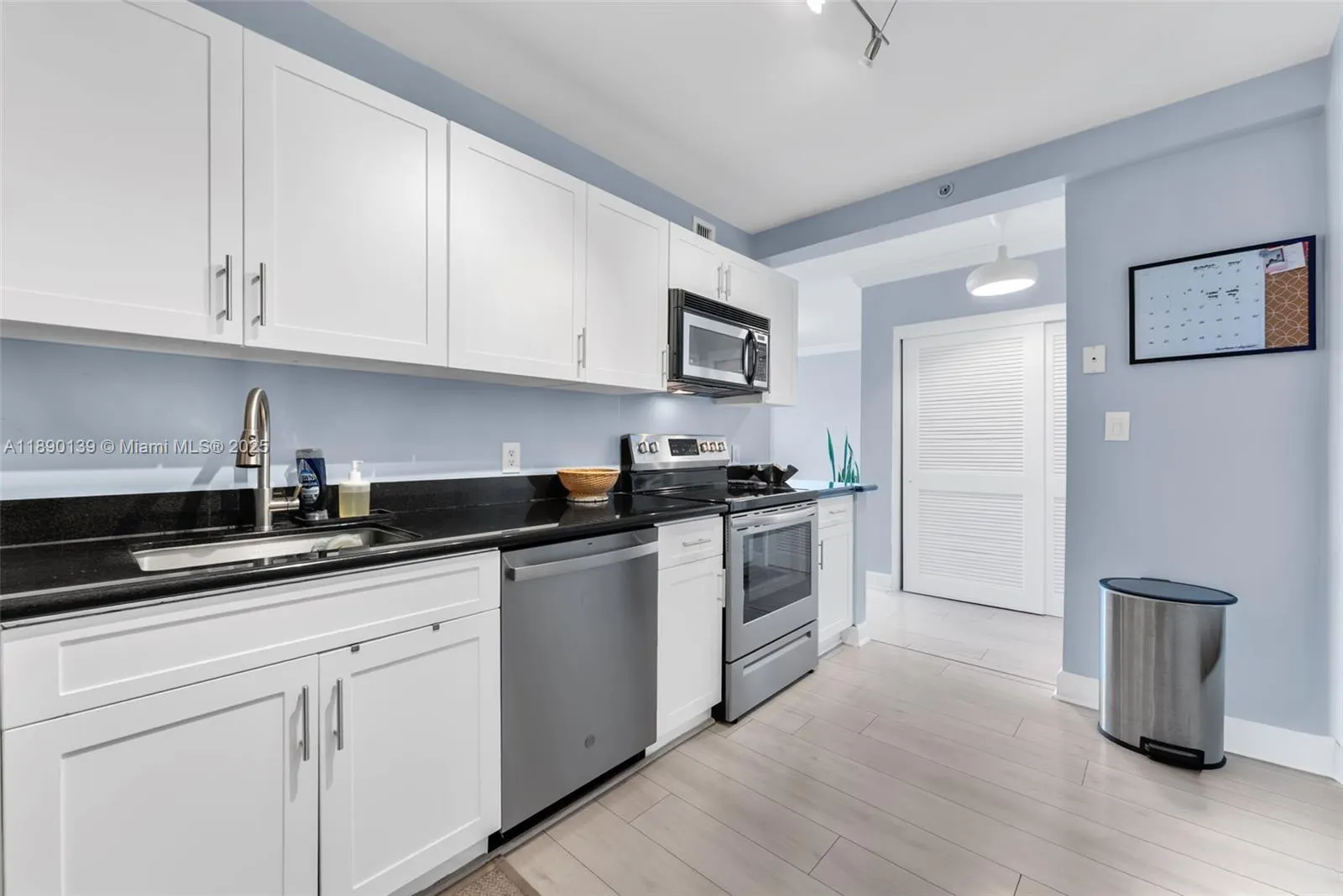 401 69th St, #1606