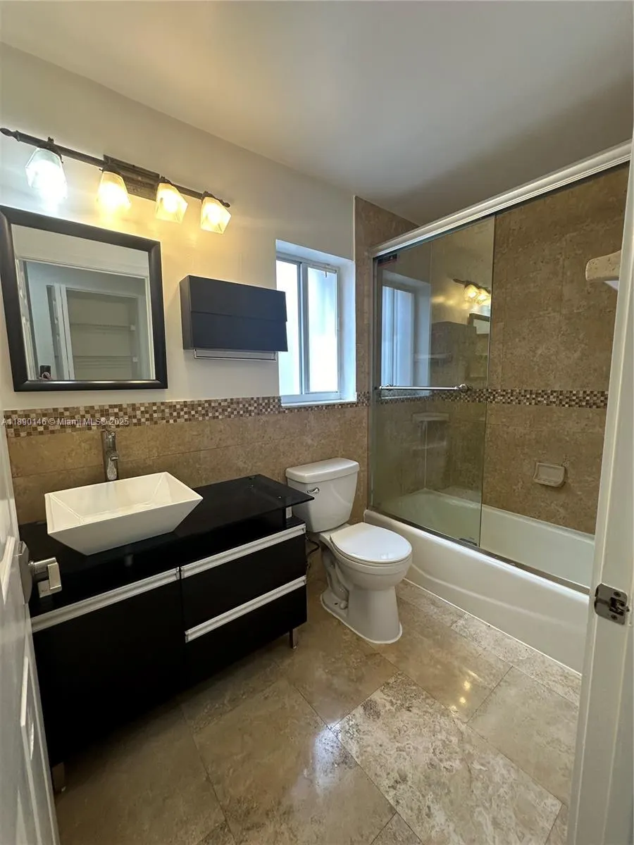 4279 Greenbriar Ln