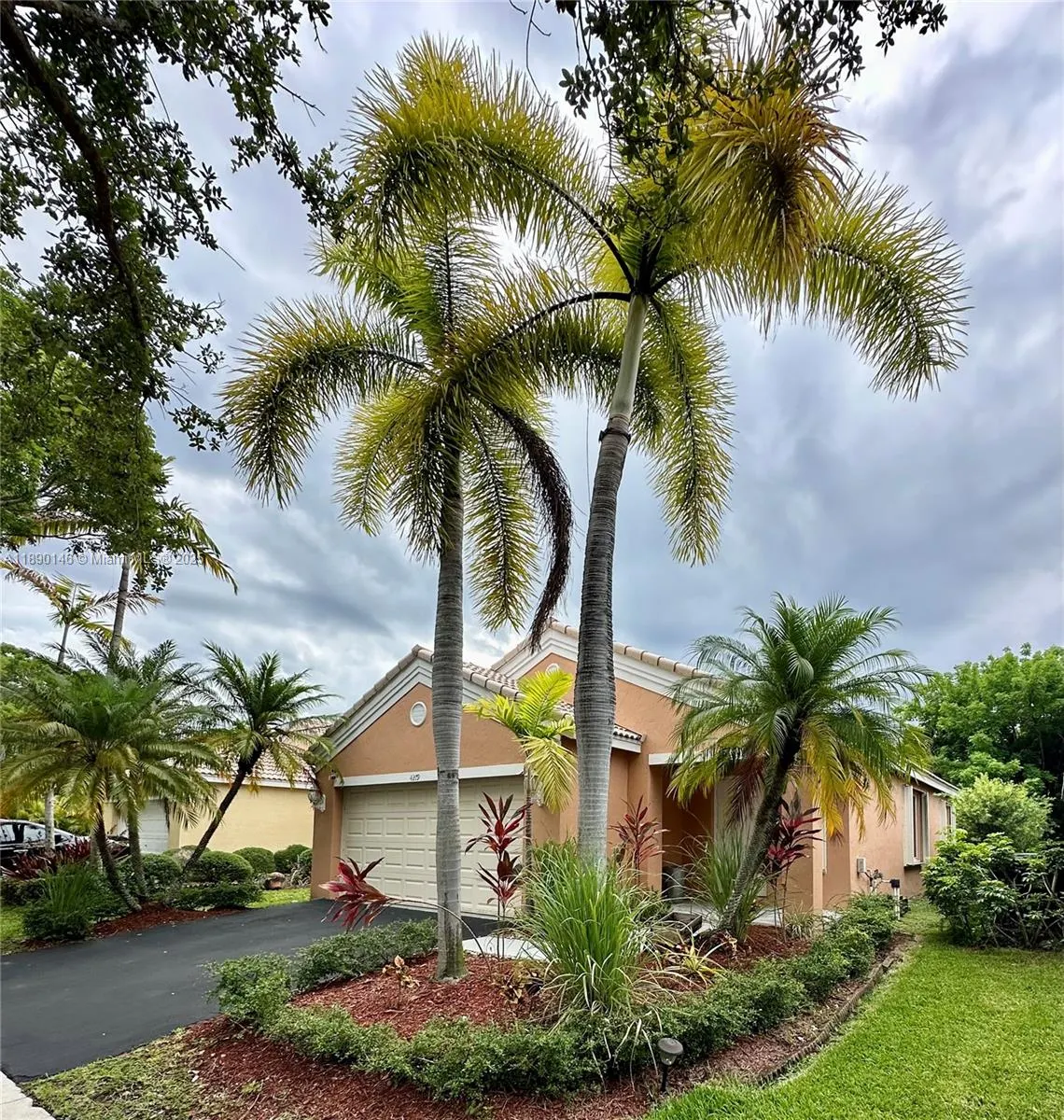 4279 Greenbriar Ln