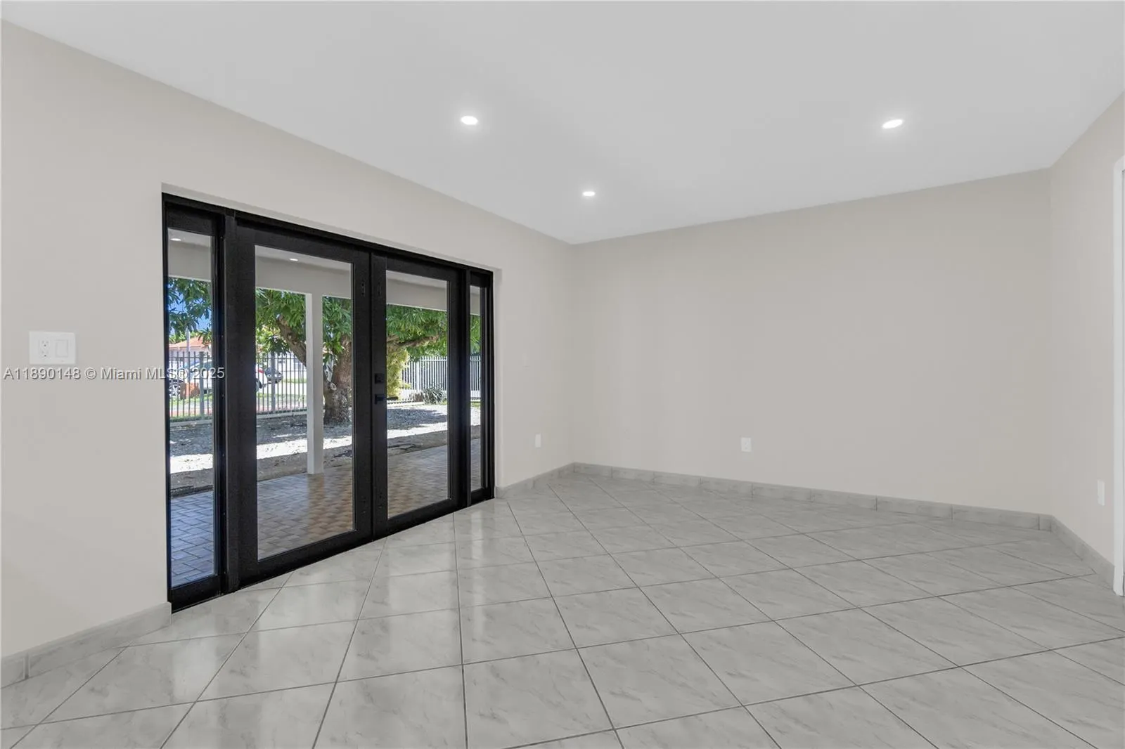 631 SW 102nd Ave