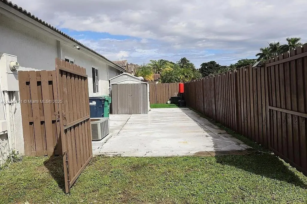 14341 SW 151 CT