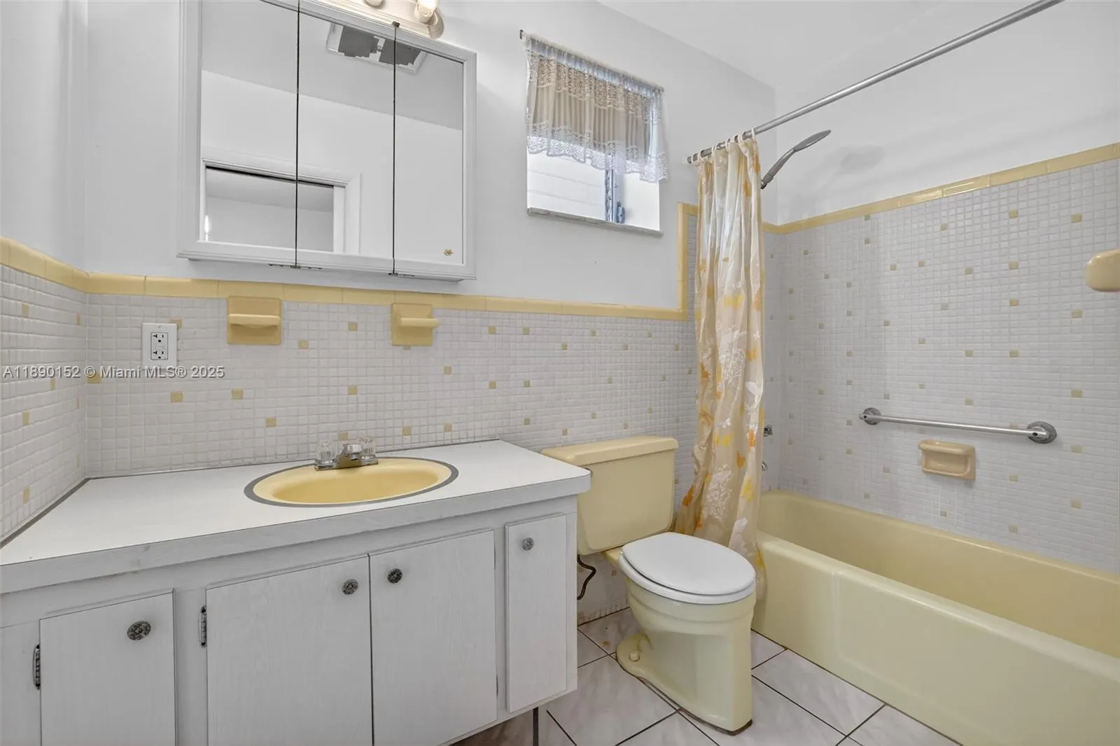 1355 NE 167th St, #214