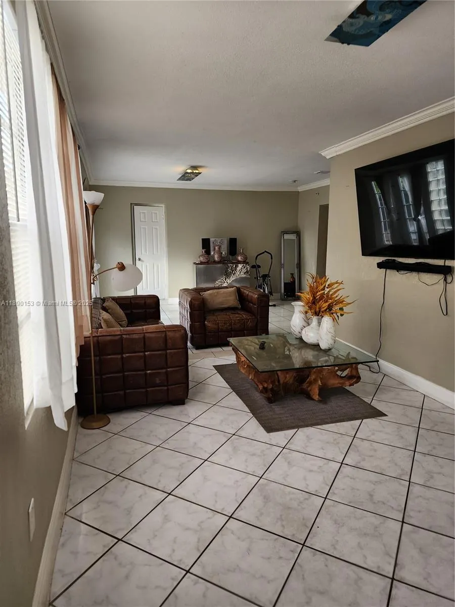 4361 NW 35th Ave