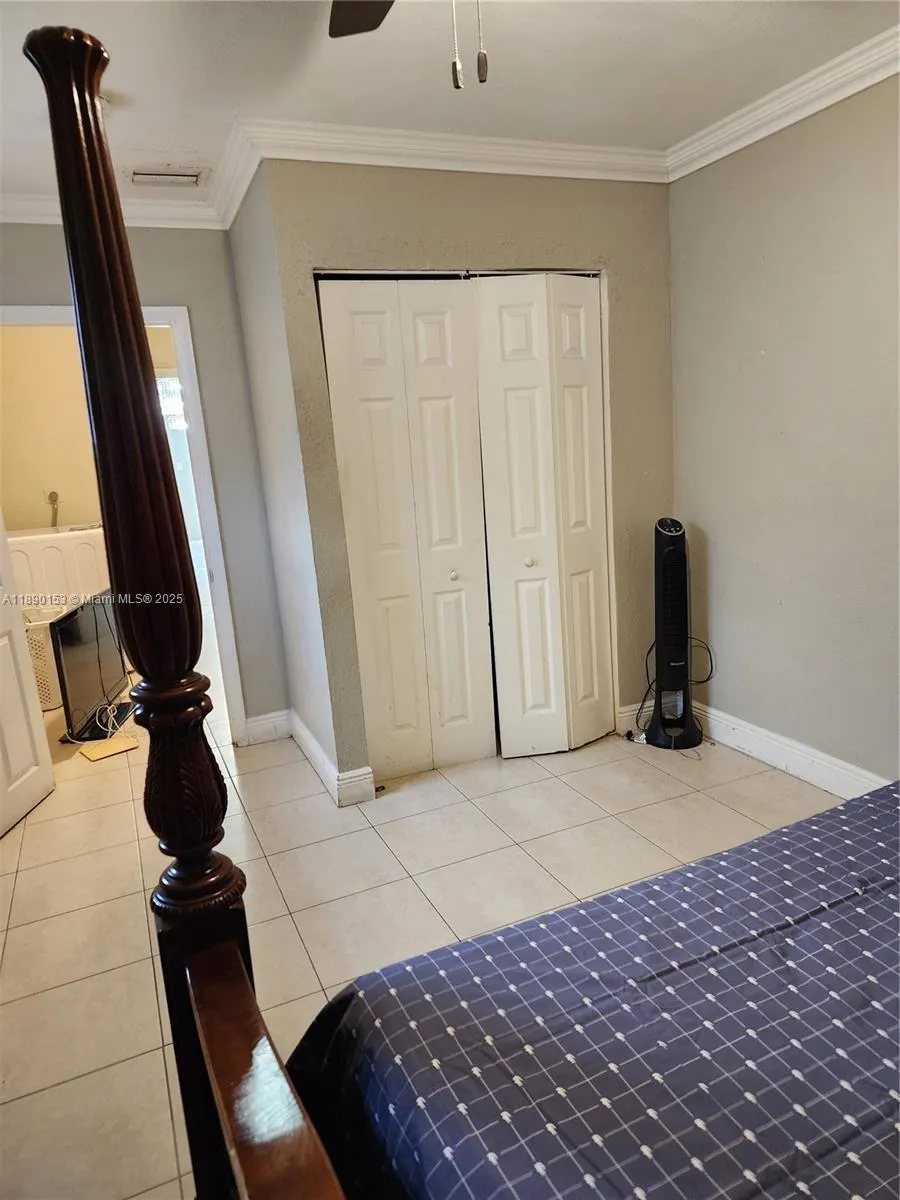 4361 NW 35th Ave