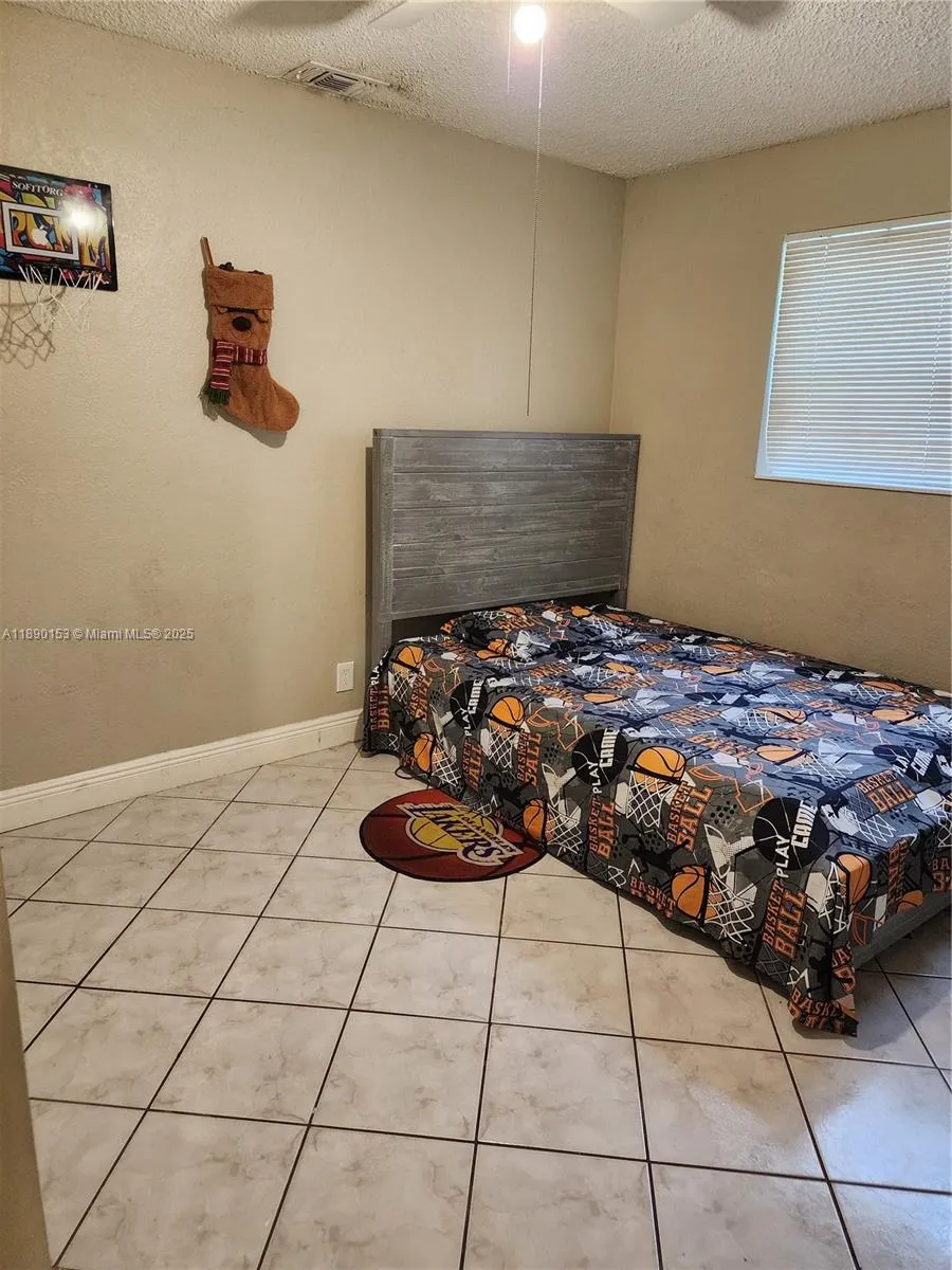 4361 NW 35th Ave
