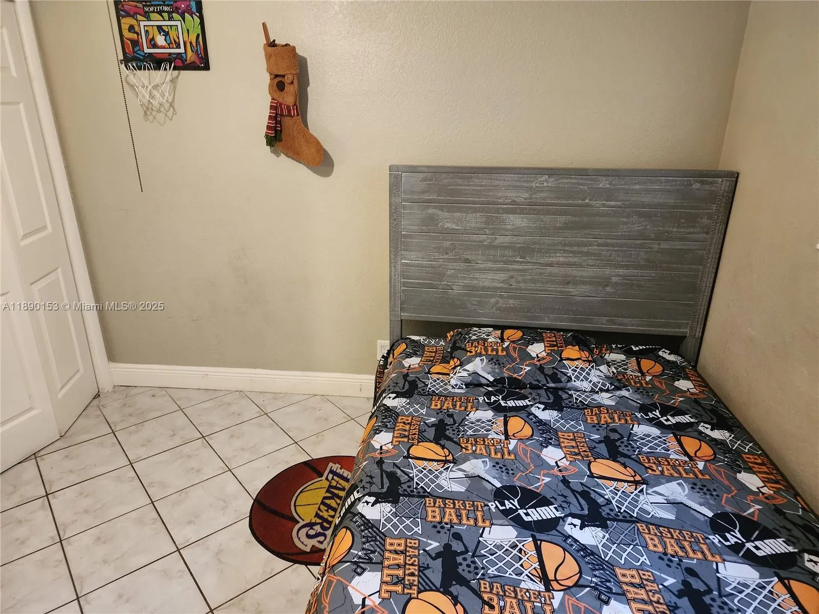 4361 NW 35th Ave