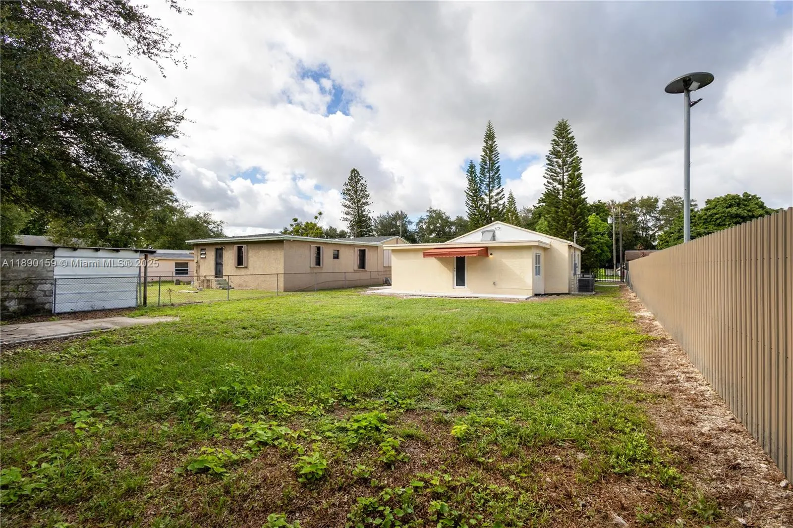 1852 NW 85th St