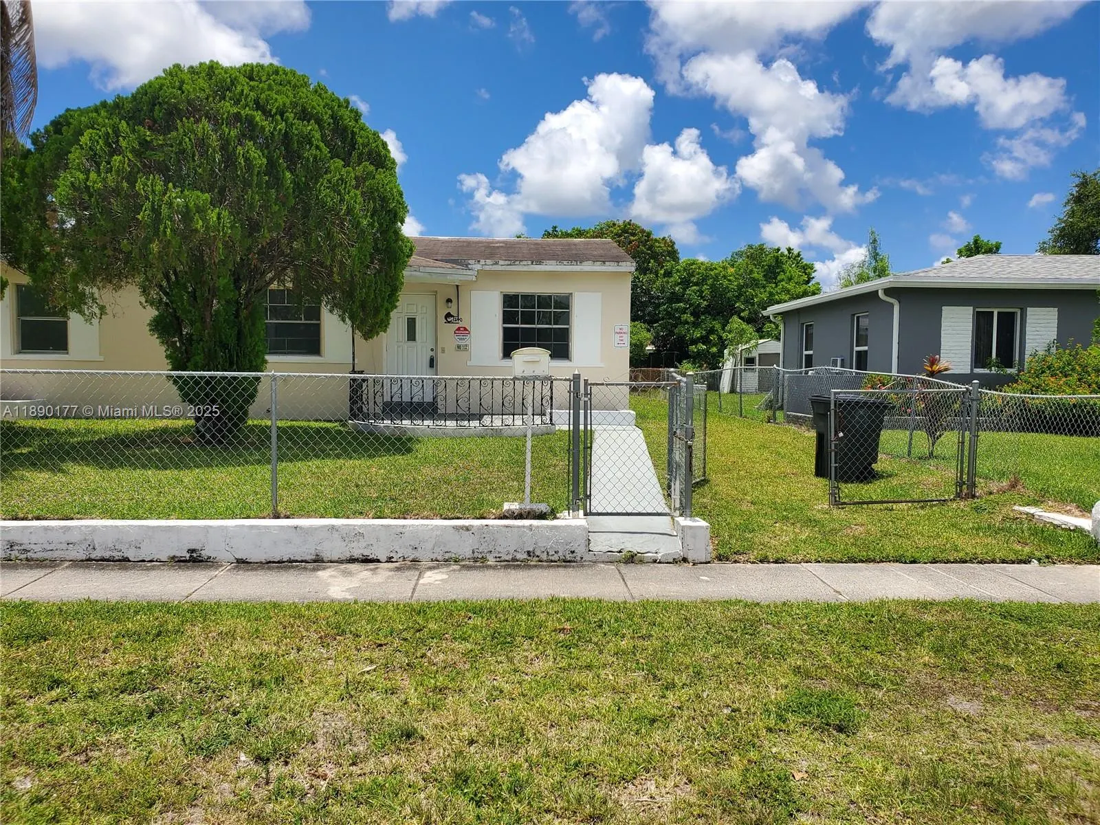 1240 NE 143rd St, #0