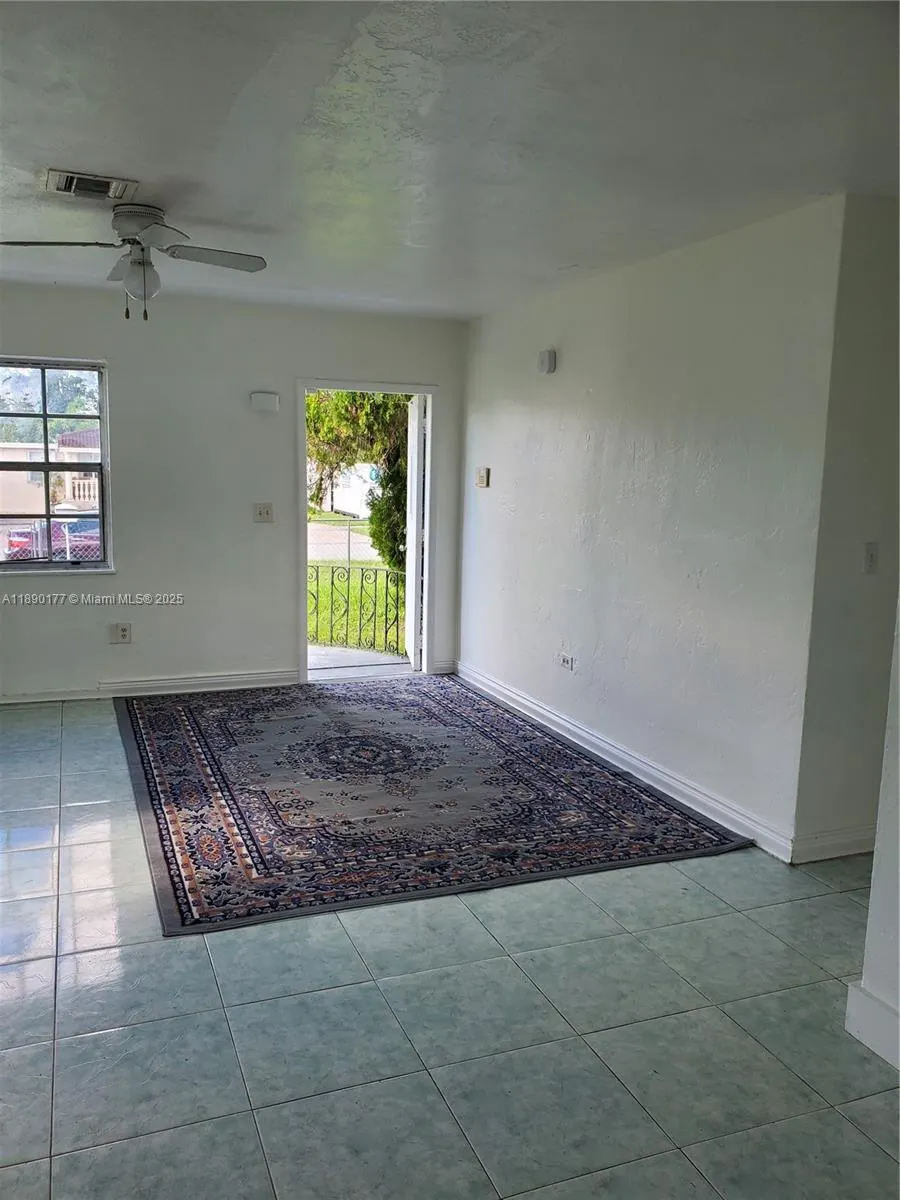 1240 NE 143rd St, #0