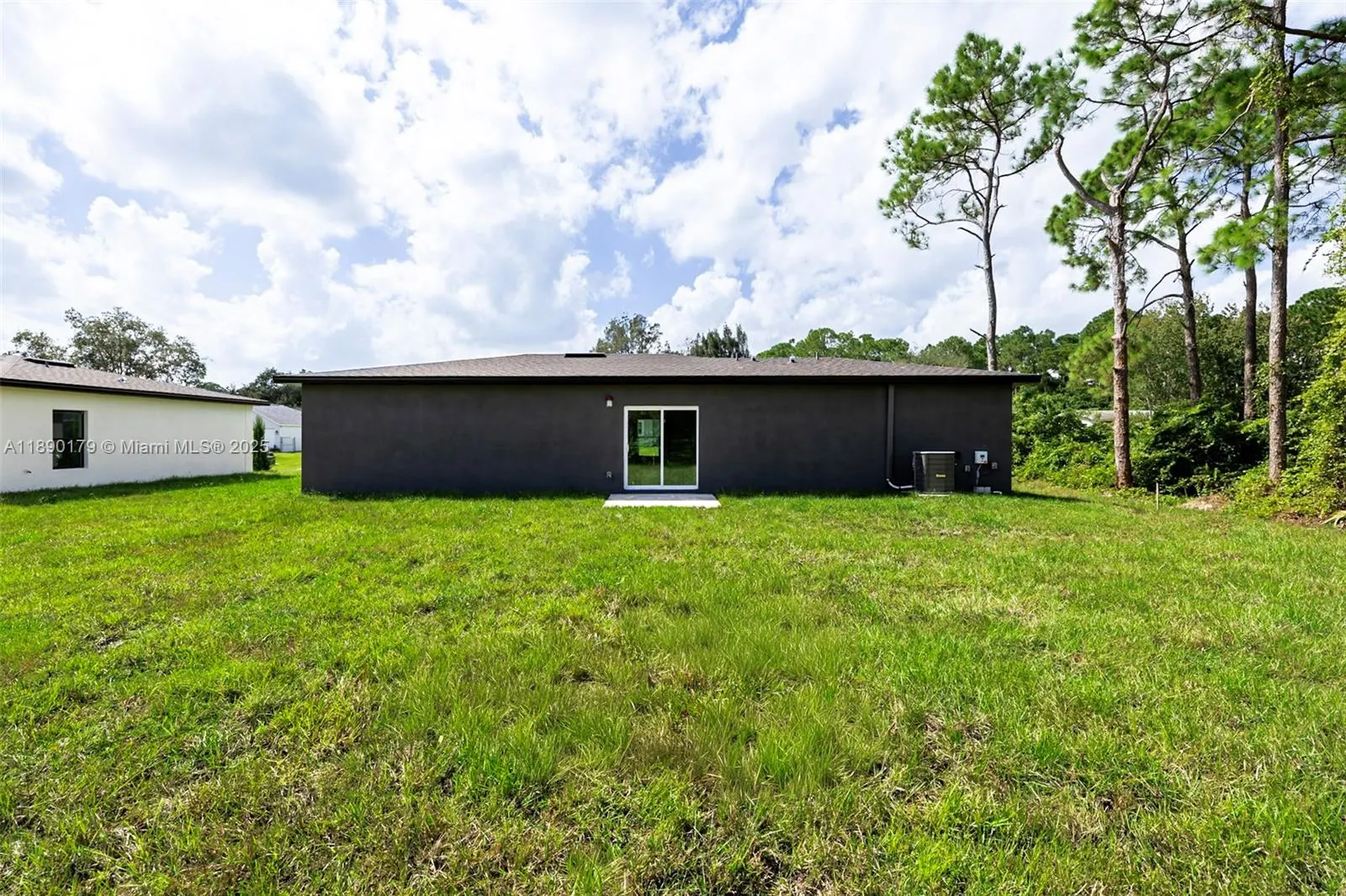 743 Darby Ave SW