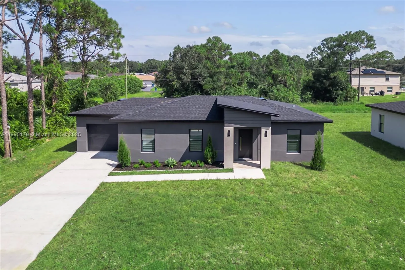 743 Darby Ave SW