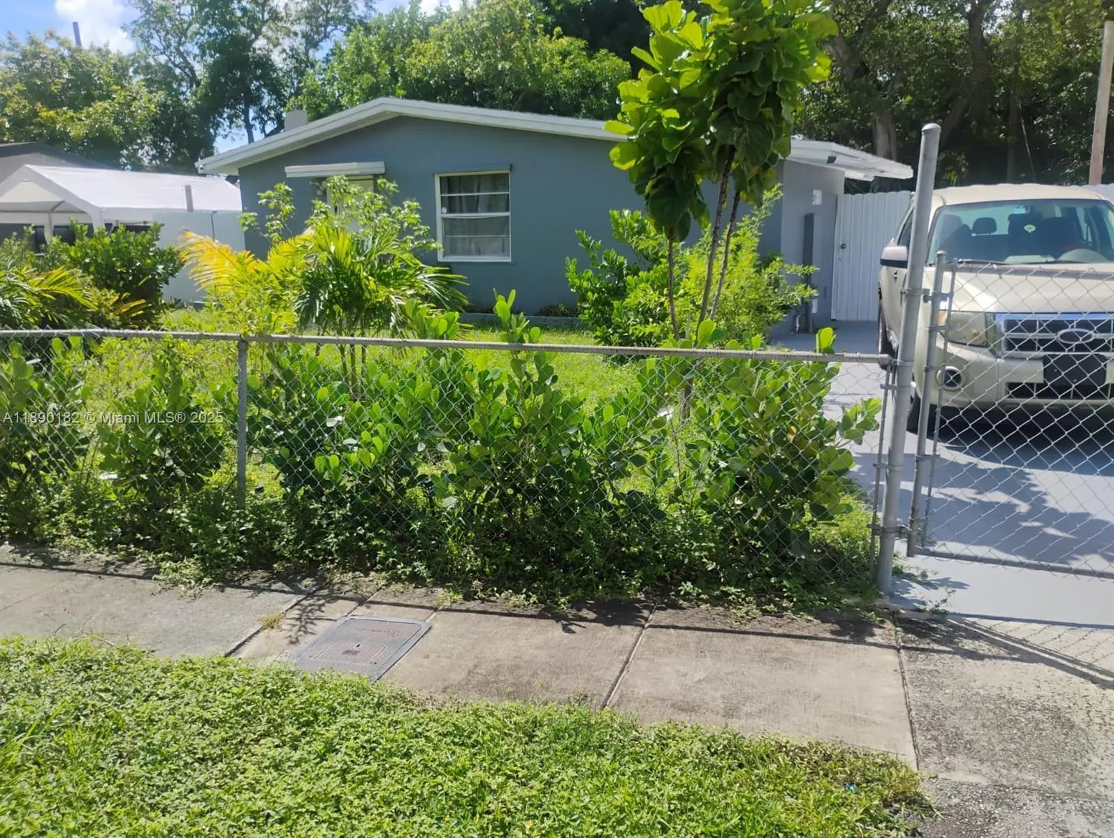 1712 NW 15th Ter
