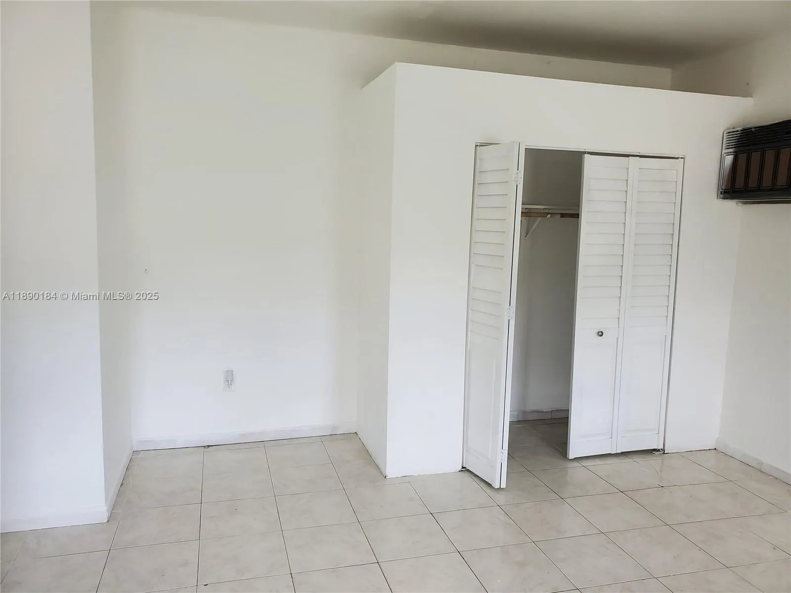 1160 NE 200th Ter, #1