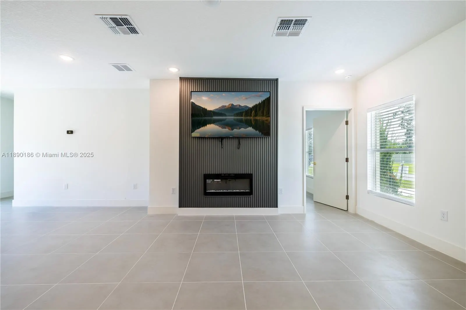 749 Darby Ave SW