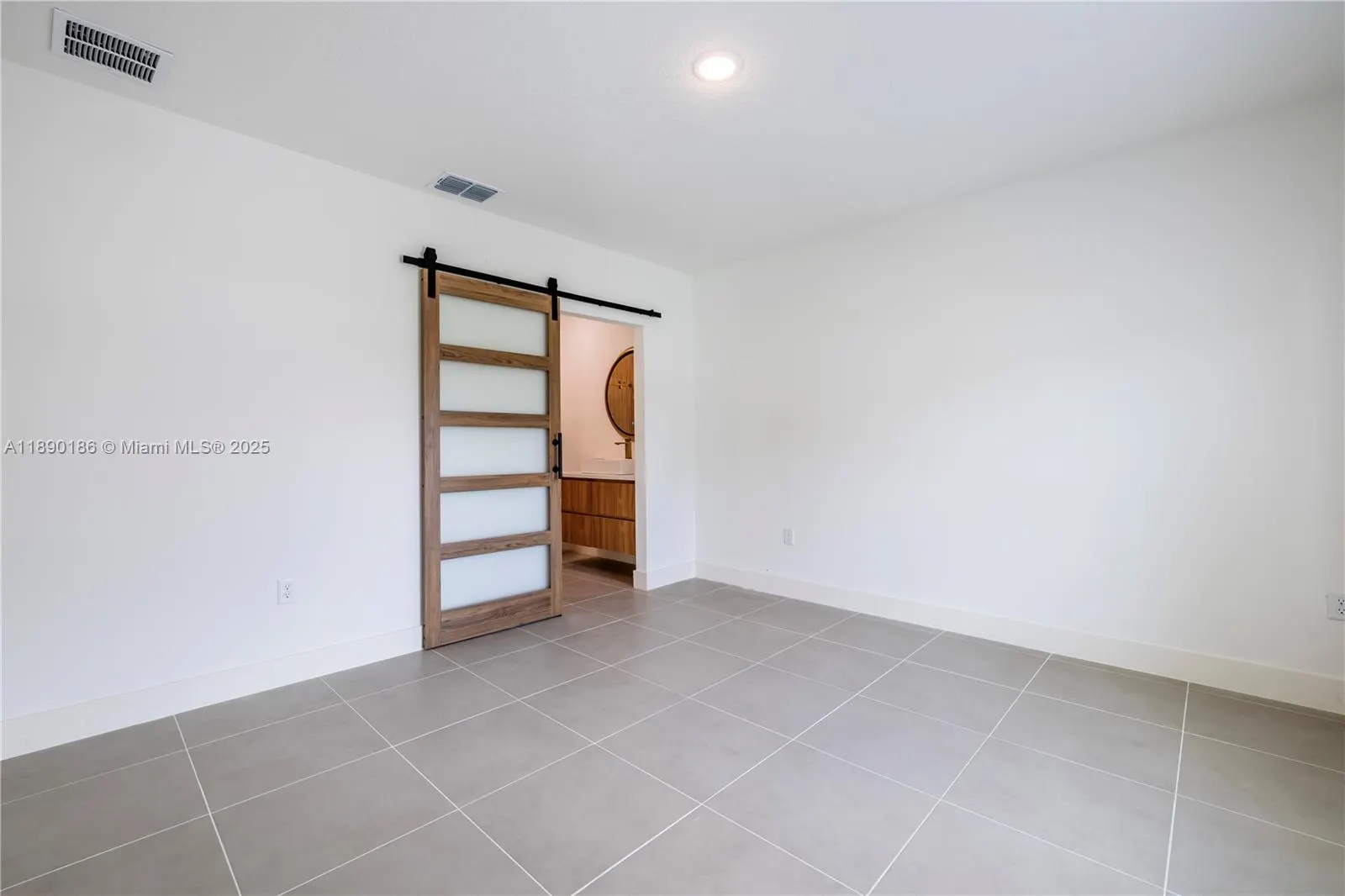 749 Darby Ave SW