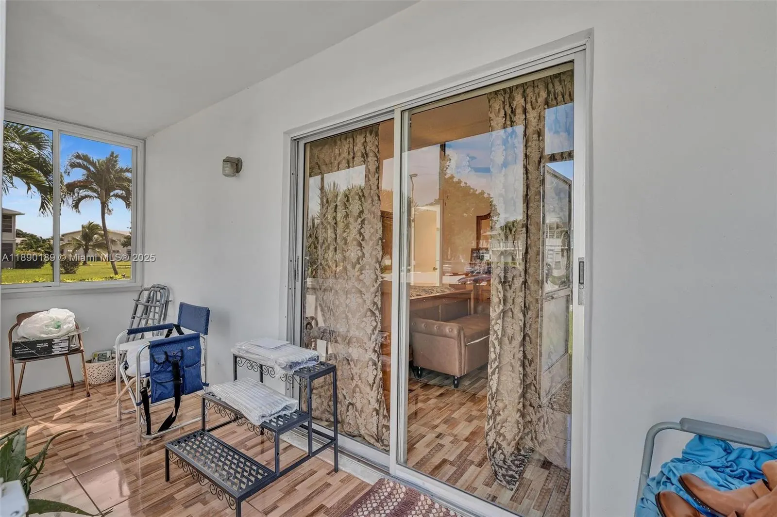 160 Markham H, #160