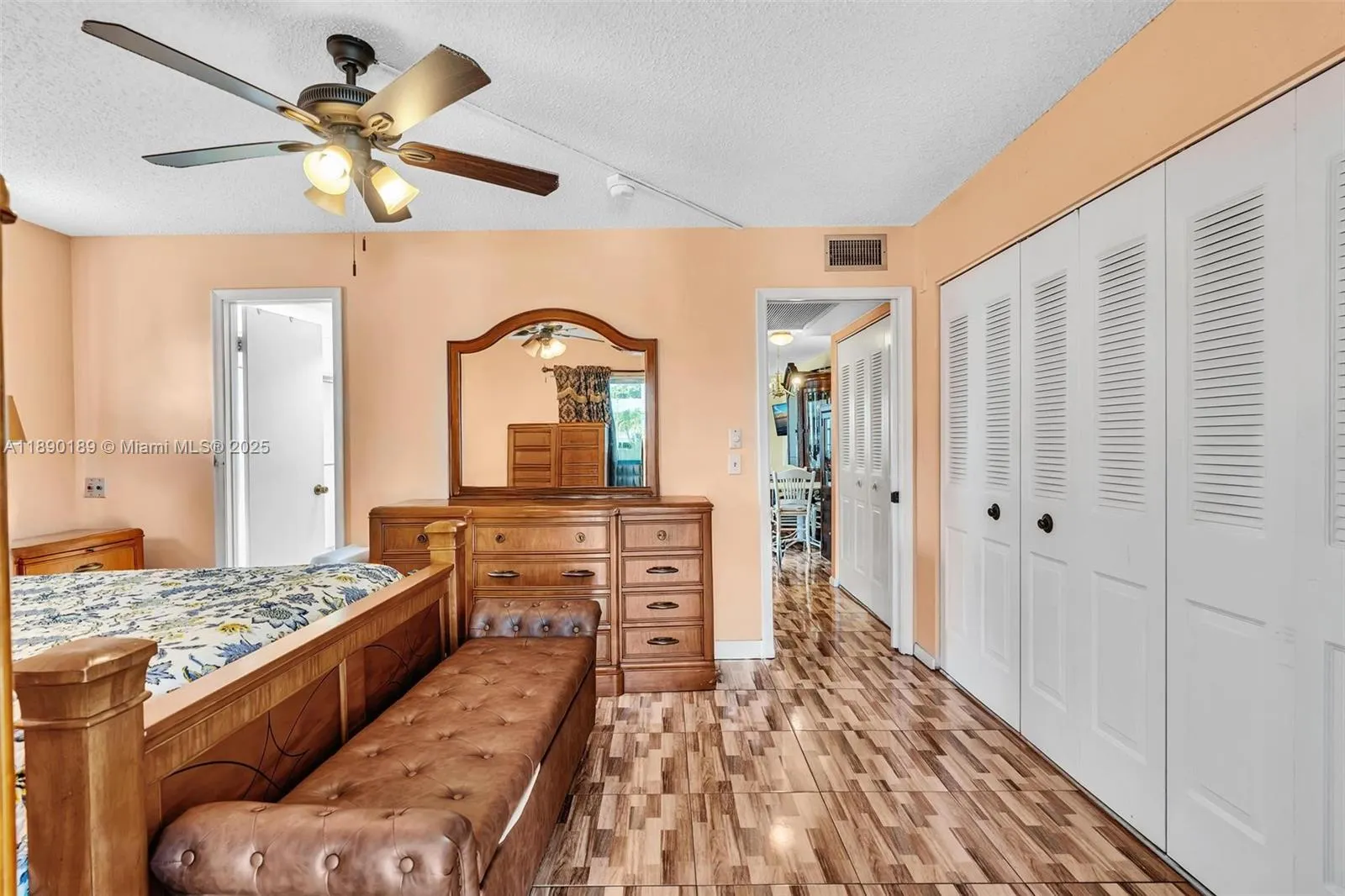 160 Markham H, #160