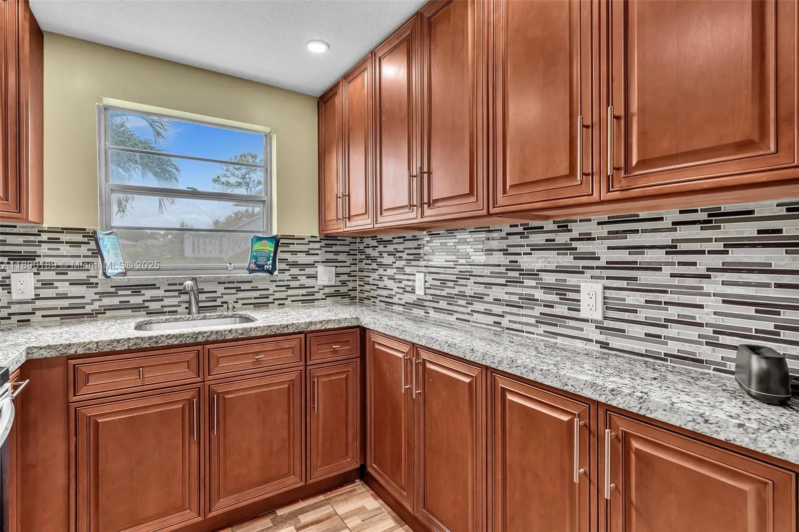 160 Markham H, #160
